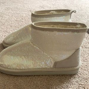 Brand new PINK slippers size 7-8